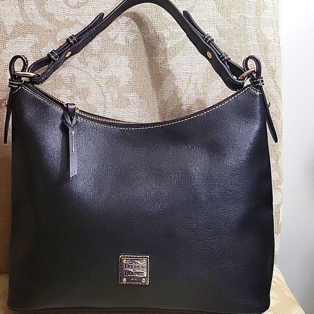 DOONEY & BOURKE ELEGANT BLACK LEATHER SHOULDER BAG EUC